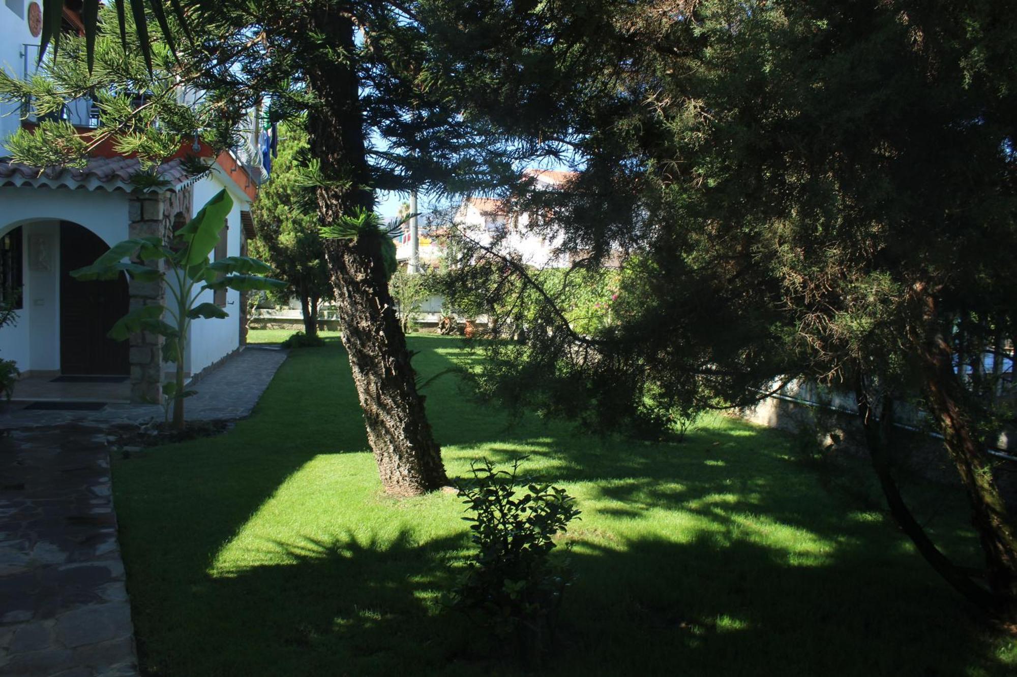Bed and Breakfast Los Flamingos La Maddalena  Экстерьер фото