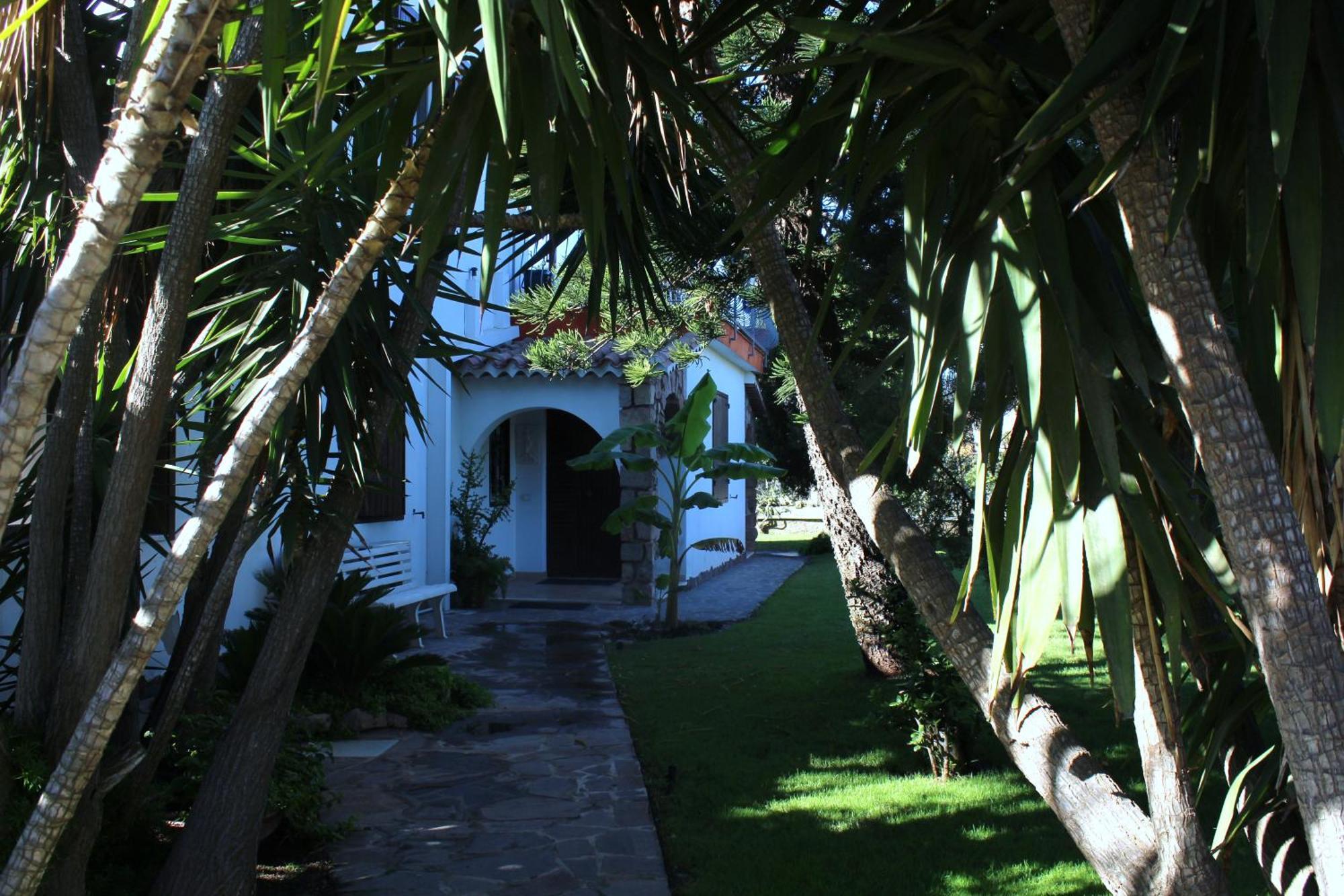 Bed and Breakfast Los Flamingos La Maddalena  Экстерьер фото