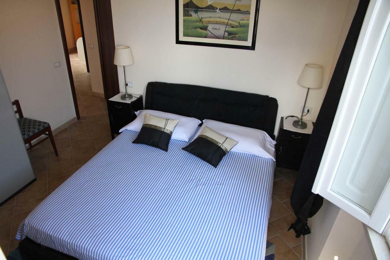 Bed and Breakfast Los Flamingos La Maddalena  Экстерьер фото