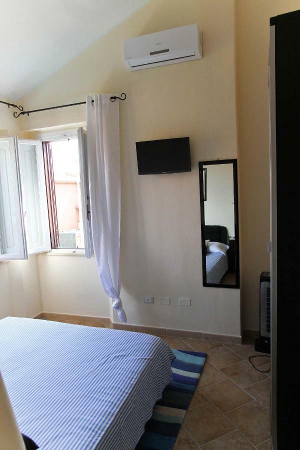 Bed and Breakfast Los Flamingos La Maddalena  Экстерьер фото