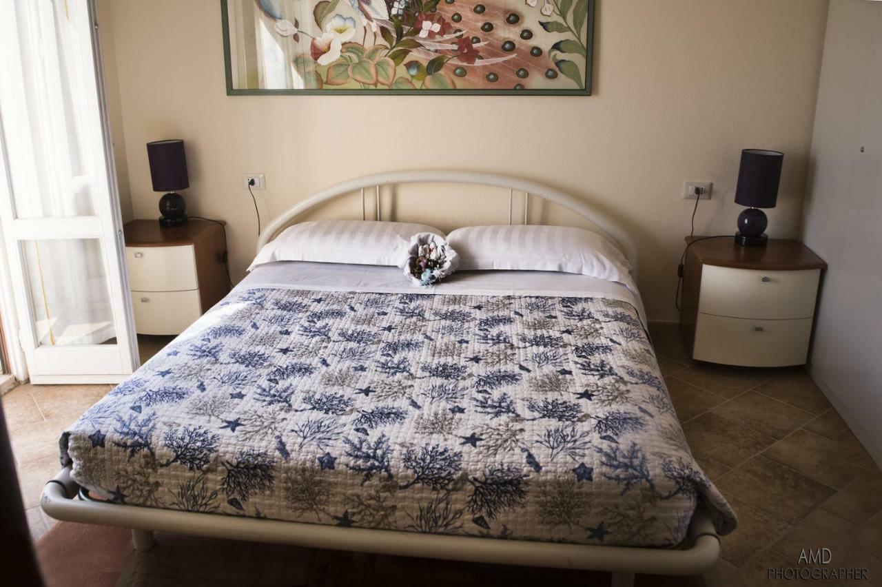 Bed and Breakfast Los Flamingos La Maddalena  Экстерьер фото